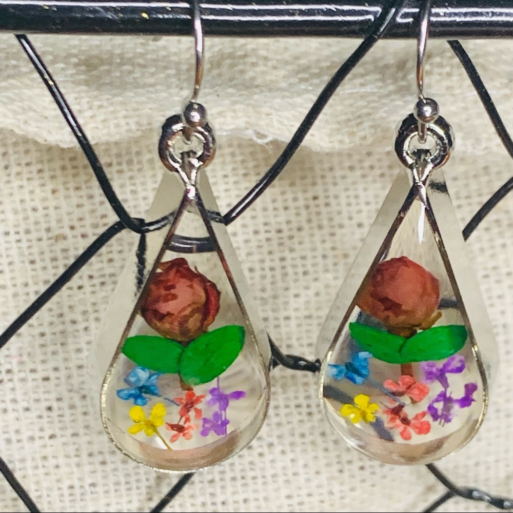 🌸🆕 Beautiful Wild Flowers Drop Earrings